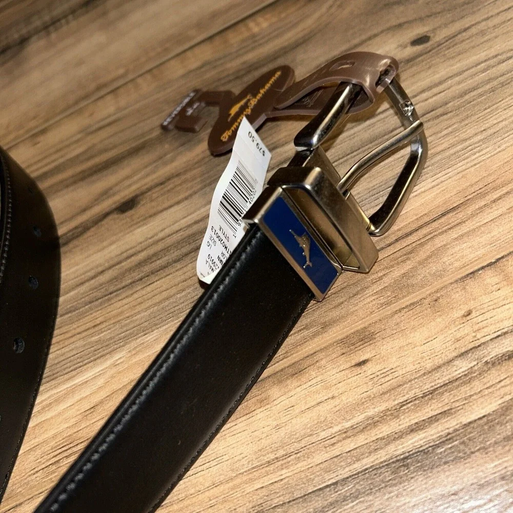 Tommy Bahama Men's‎ Reversible Black/Brown Leather Belt...